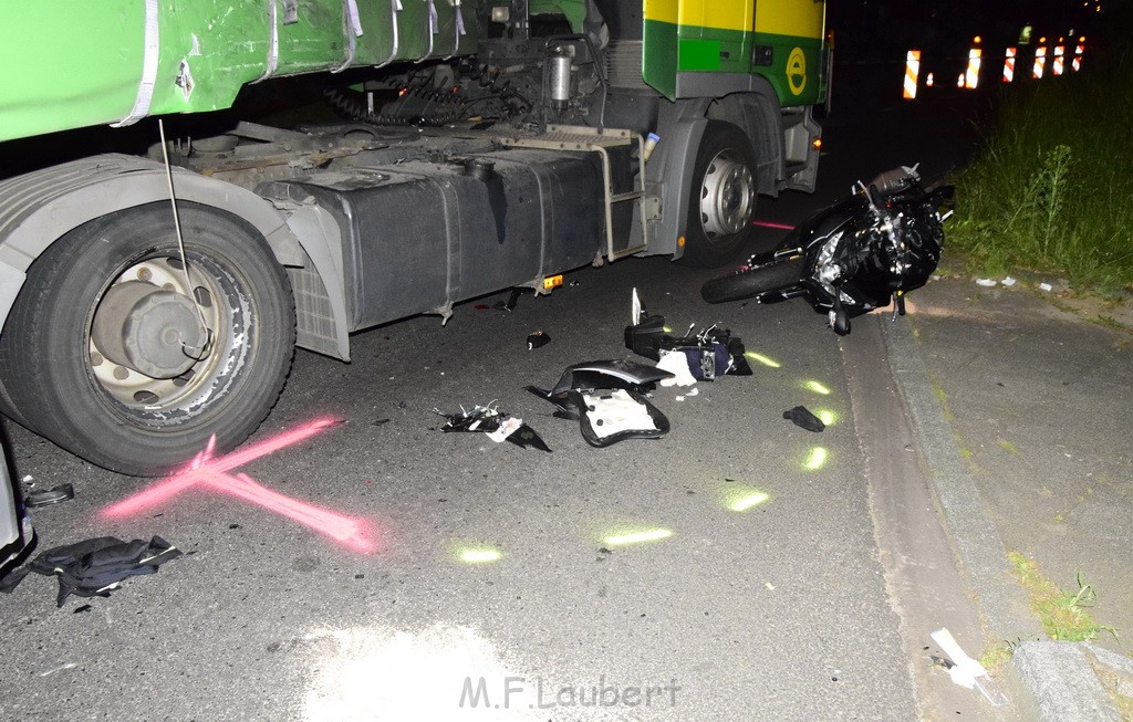 Schwerer Motorrad Unfall Feldkassel Robert Boschstr Edsel Fordstr P094.JPG - Miklos Laubert